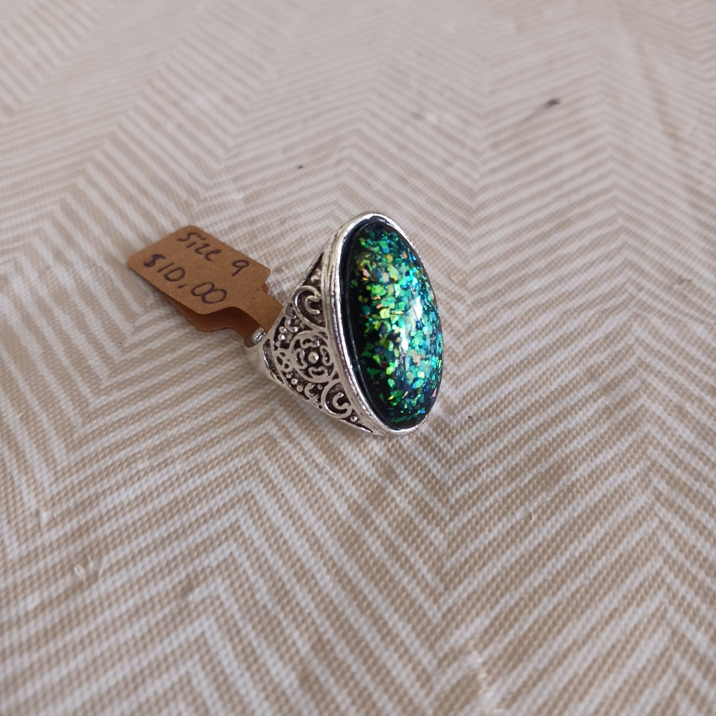 Green and Black Fashion Ring Size 8.5