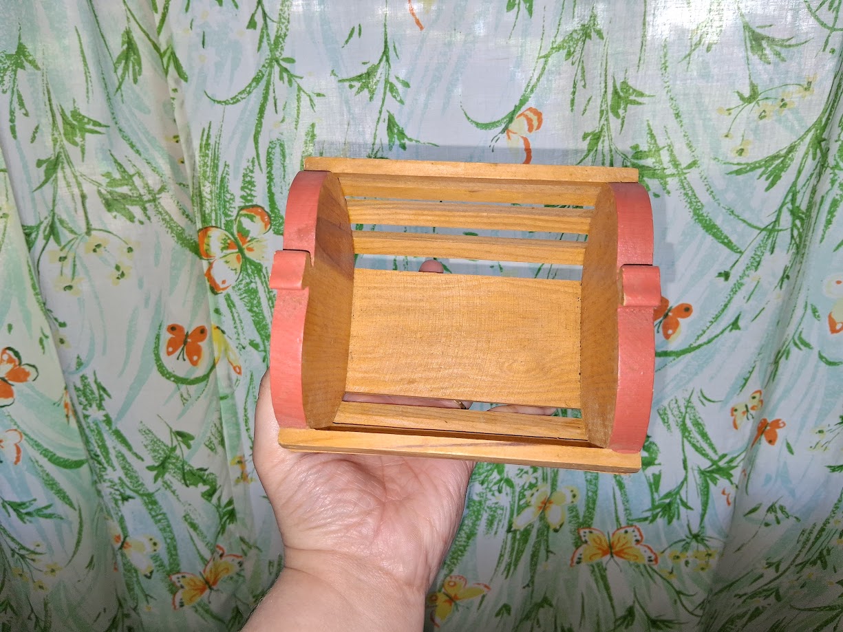 Vintage Wooden Apple Themed Decor