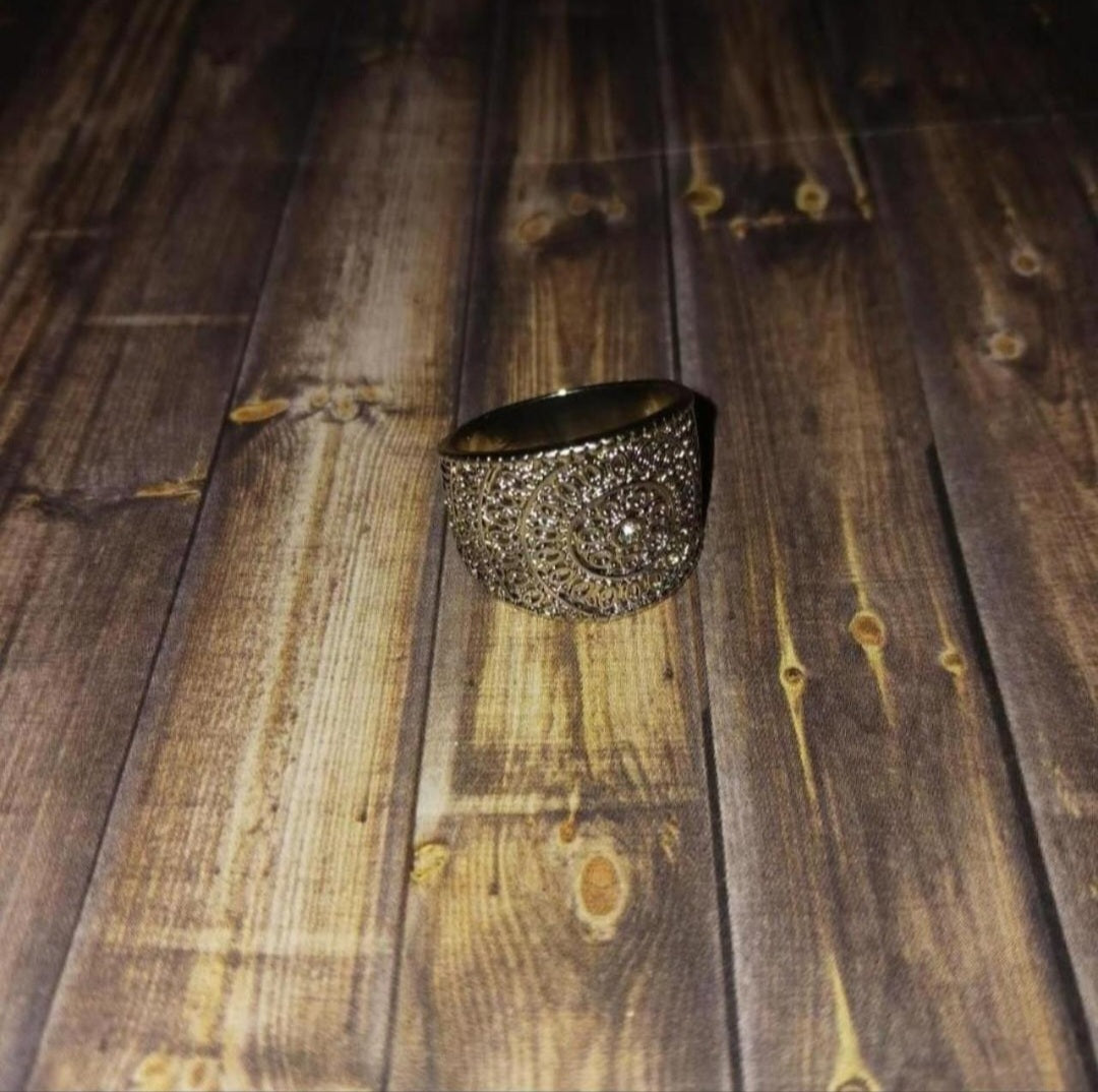 Chunky Silver Toned Ring Size 8