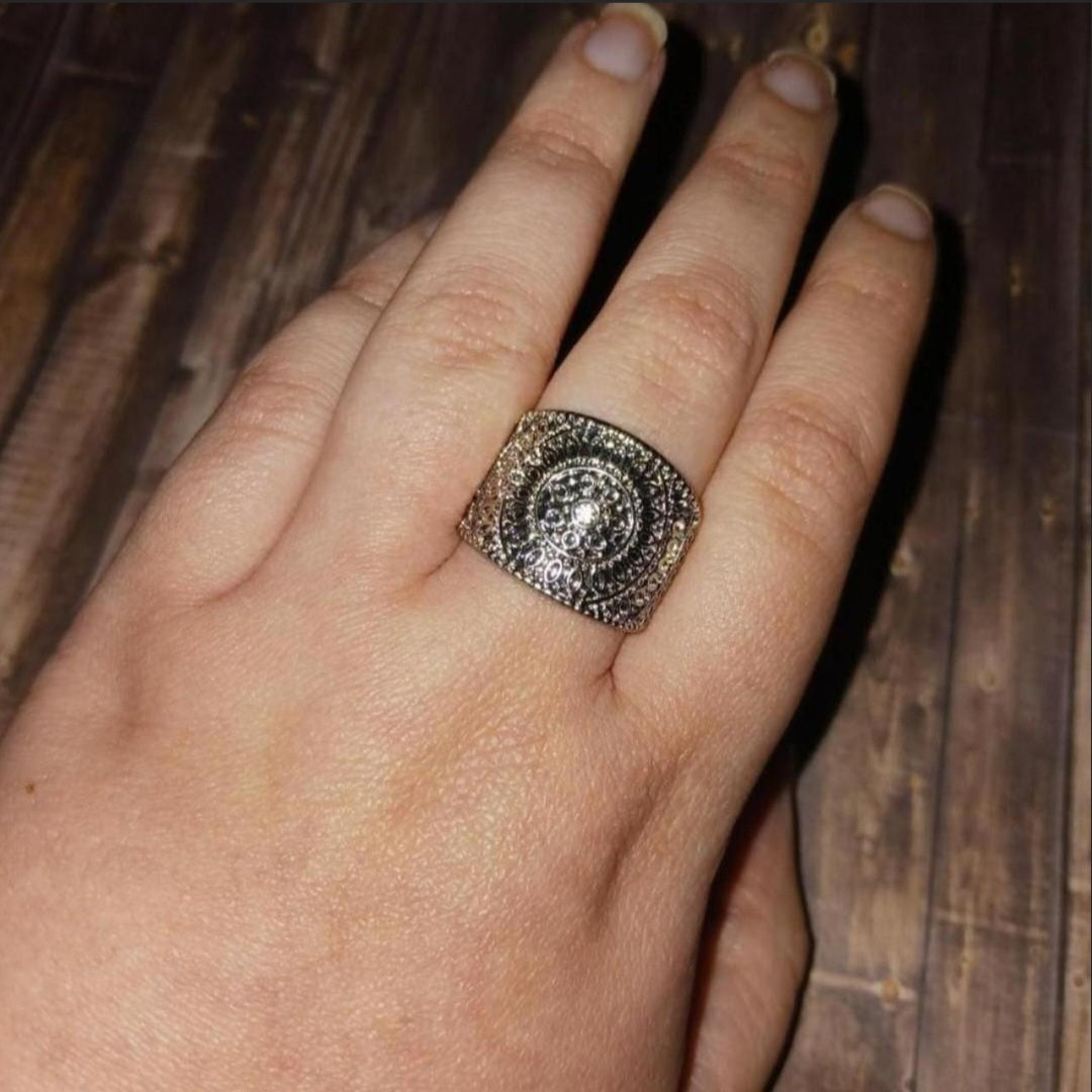 Chunky Silver Toned Ring Size 8