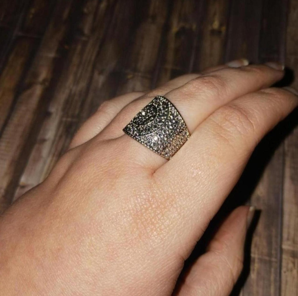 Chunky Silver Toned Ring Size 8
